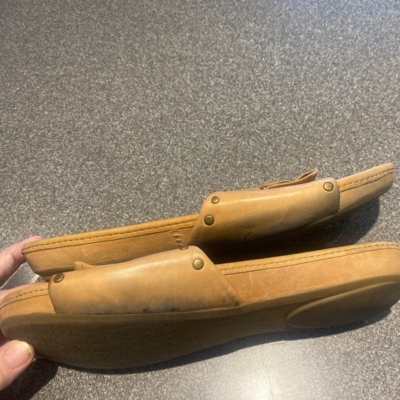 B Makowsky Jade Slides Genuine Leather in Beige  - Size 9.5M - Picture 5 of 8